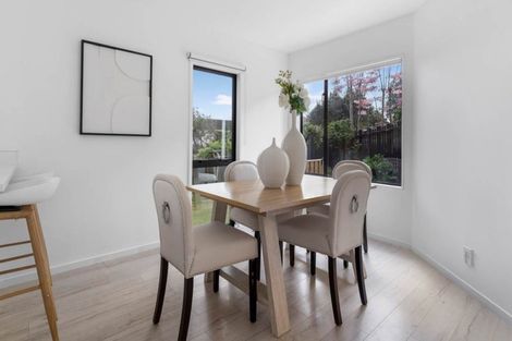 Photo of property in 1/6 Mira Place, Windsor Park, Auckland, 0632