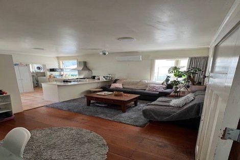 Photo of property in 192 Tasman Street, Mount Cook, Wellington, 6021