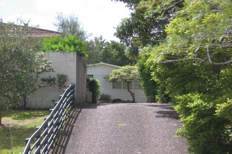 Photo of property in 19 Paragon Avenue, Beach Haven, Auckland, 0626