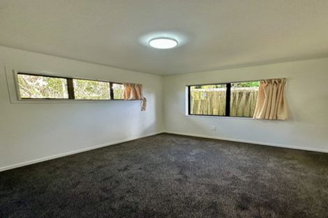 Photo of property in 16 Zingaro Place, Massey, Auckland, 0614