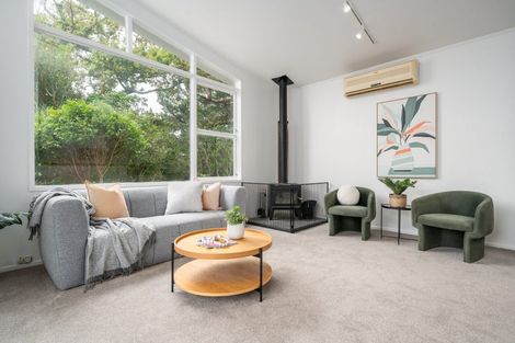 Photo of property in 5 Chudleigh Grove, Churton Park, Wellington, 6037