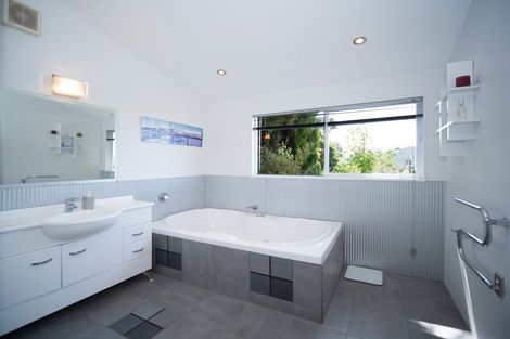 Photo of property in 92 School Road, Paihia, 0200