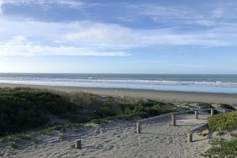 Photo of property in 344 Marine Parade, New Brighton, Christchurch, 8061