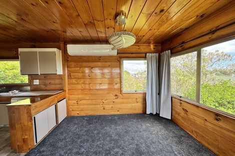 Photo of property in 12 Mellons Bay Road, Howick, Auckland, 2014