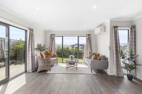 Photo of property in 84 Endeavour Drive, Whitby, Porirua, 5024