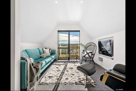 Photo of property in 147 Seatoun Heights Road, Miramar, Wellington, 6022