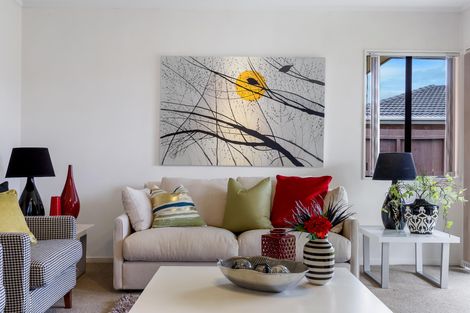 Photo of property in 3/15 Kurnell Drive, Botany Downs, Auckland, 2010