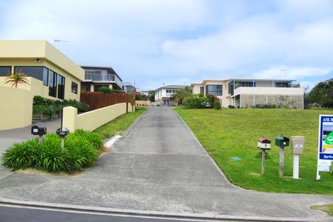 Photo of property in 9 Pacific Parade, Army Bay, Whangaparaoa, 0930