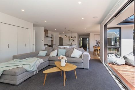 Photo of property in 10 Emma Street, Marshland, Christchurch, 8083