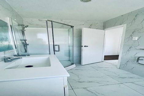 Photo of property in 2 Cramond Drive, Mangere East, Auckland, 2024