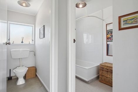 Photo of property in 25 Crispe Road, Clarks Beach, 2122