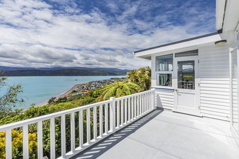 Photo of property in 66 Seatoun Heights Road, Seatoun, Wellington, 6022