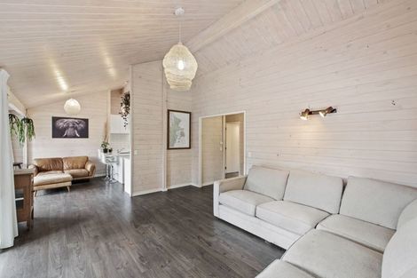 Photo of property in 5 Weranui Road, Waiwera, Orewa, 0994