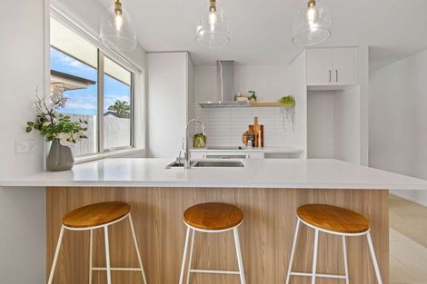 Photo of property in 8 Te Rehutai Rise, Welcome Bay, 3112