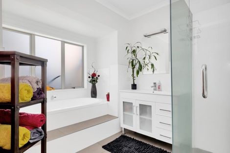 Photo of property in 37 Oteki Park Drive, Welcome Bay, Tauranga, 3112