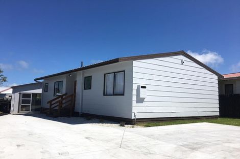 Photo of property in 19 Kennington Drive, Clendon Park, Auckland, 2103