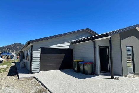 Photo of property in 10 Waddell Street, Lake Hawea, 9382