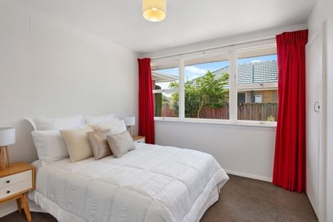 Photo of property in 16 Clipper Place, Redwood, Christchurch, 8051