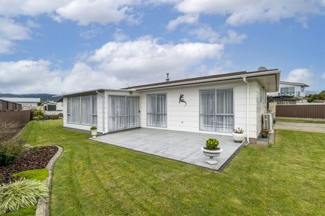 Photo of property in 3 Rimu Street, Levin, 5510