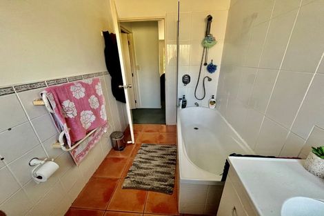 Photo of property in 57 Stratford Road, Manurewa, Auckland, 2105