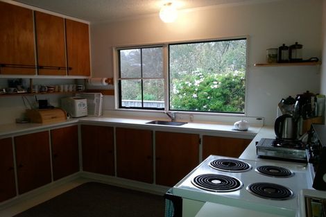 Photo of property in 30 Oxford Street, Tawa, Wellington, 5028