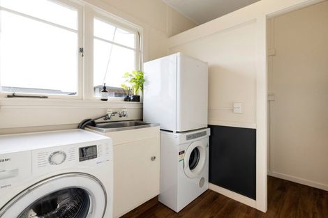 Photo of property in 26 Forest Lake Road, Forest Lake, Hamilton, 3200