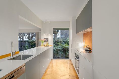 Photo of property in 155 Fendalton Road, Fendalton, Christchurch, 8041