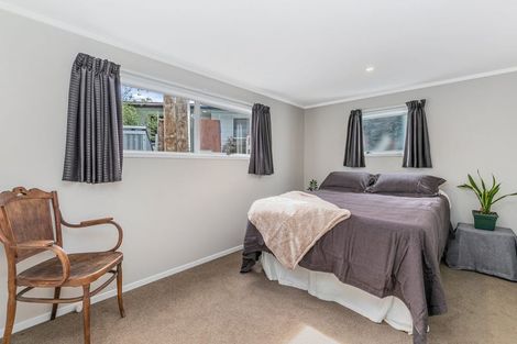 Photo of property in 18 Temuri Place, Glendene, Auckland, 0602