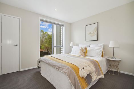 Photo of property in 4a Korotaha Terrace, Rothesay Bay, Auckland, 0630