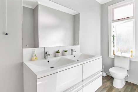 Photo of property in 30 Parsonage Road, Waimate, 7924