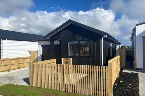 Photo of property in 49 Farranfore Road, Opaheke, Papakura, 2113