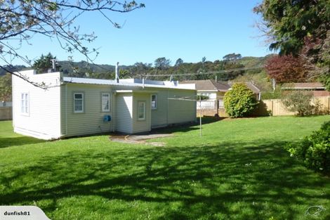 Photo of property in 3 Rowe Parade, Wainuiomata, Lower Hutt, 5014