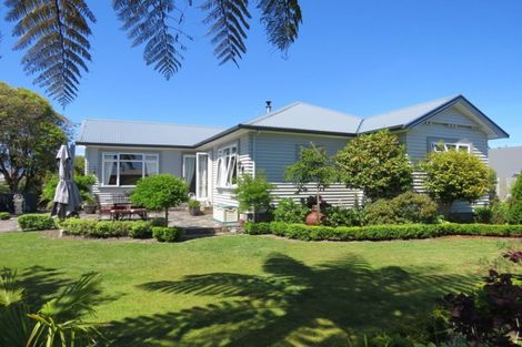 Photo of property in 22 Queen Street, Westport, 7825