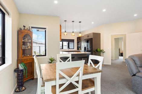 Photo of property in 10a Queenwood Road, Levin, 5510