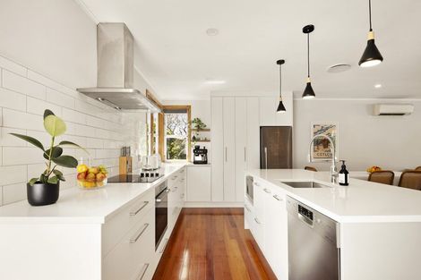 Photo of property in 44 Homewood Crescent, Karori, Wellington, 6012