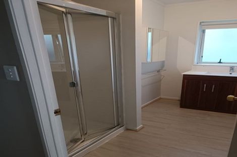 Photo of property in 1 Jay Court, Botany Downs, Auckland, 2010