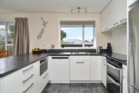 Photo of property in 2/97 Roberta Drive, Somerfield, Christchurch, 8024