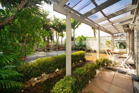 Photo of property in 96 Calliope Road, Stanley Point, Auckland, 0624