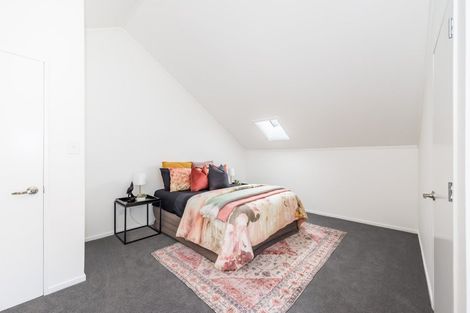 Photo of property in 10 Kakariki Grove, Waikanae, 5036