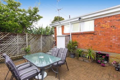 Photo of property in 2/220a Church Street, Onehunga, Auckland, 1061