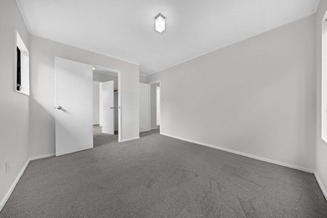 Photo of property in 77 Meadowvale Rise, Titirangi, Auckland, 0604