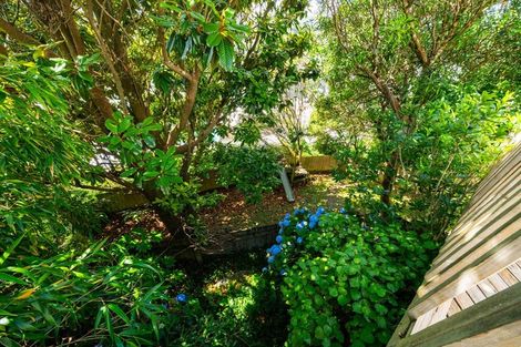 Photo of property in 15a Kereru Bend, Tawa, Wellington, 5028