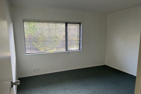 Photo of property in 11/44 Fields Parade, Oteha, Auckland, 0632