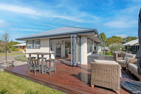 Photo of property in 14 Lakemere Way, Kinloch, Taupo, 3377