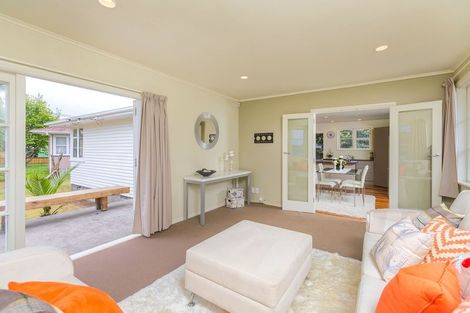 Photo of property in 50 Sutton Crescent, Papakura, 2110