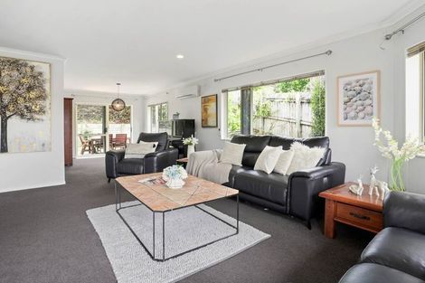 Photo of property in 7 Louvain Place, Greenhithe, Auckland, 0632