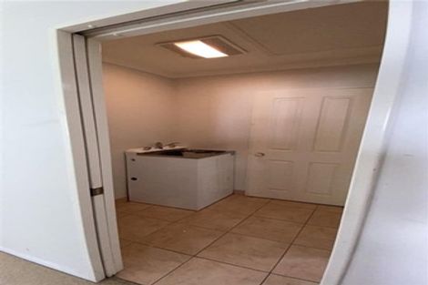 Photo of property in 5 Landvale Court, Browns Bay, Auckland, 0630