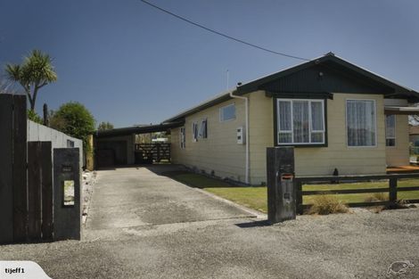 Photo of property in 20 Derby Street, Westport, 7825