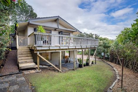 Photo of property in 42 Deuxberry Avenue, Northcote, Auckland, 0627