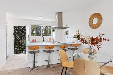 Photo of property in 2/9 John Court Street, Birkenhead, Auckland, 0626